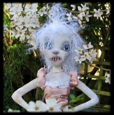 Ratgirl ghost doll close